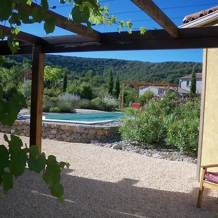 Roulotte De Fontvive Camping Grospierres